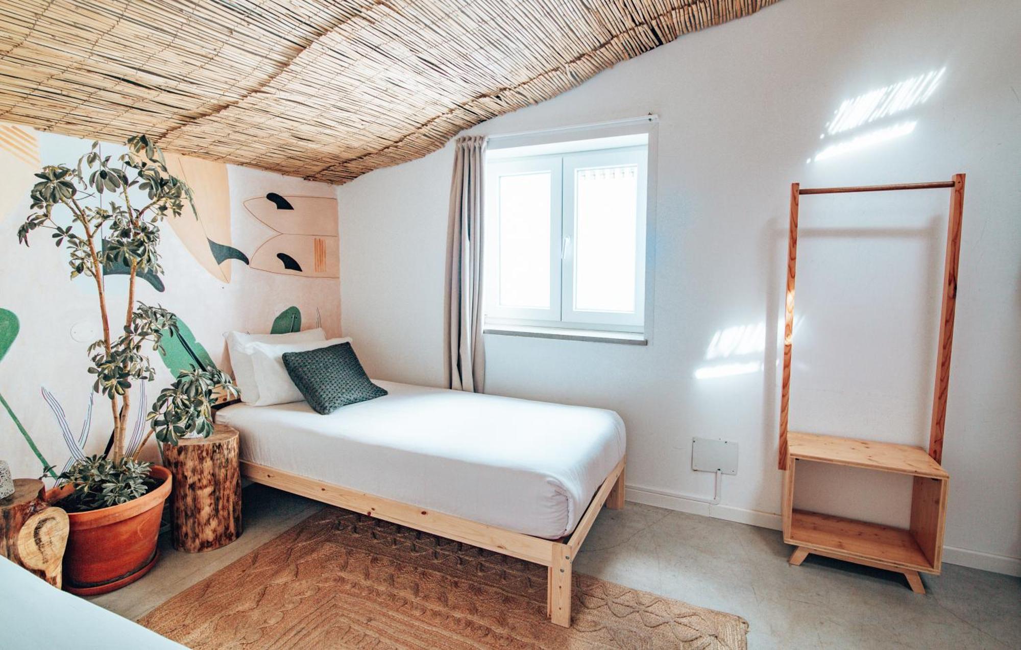 Selina Boavista Ericeira Hostel Room photo